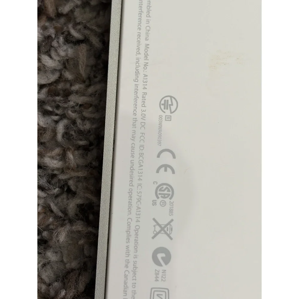 Apple Wireless Computer Keyboard A1314 Silver Bluetooth